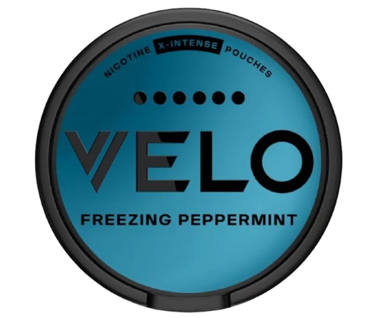 VELO FREEZING PEPPERMINT X-INTENSE Dose mit intensivem Minzgeschmack und 17mg Stärke aus Schweden, 20 Pouches pro Dose.